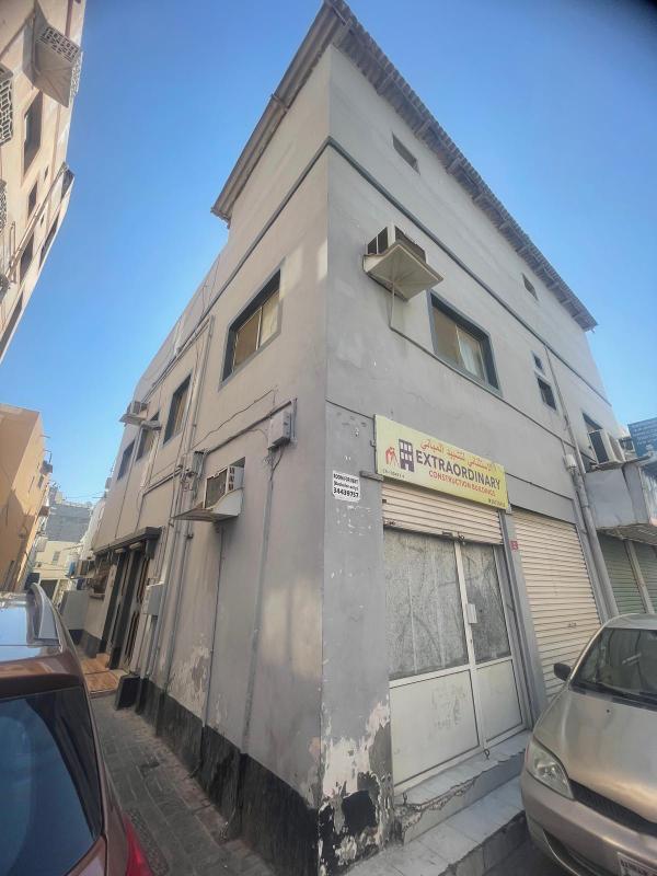 بناية في المحرق للبــيع